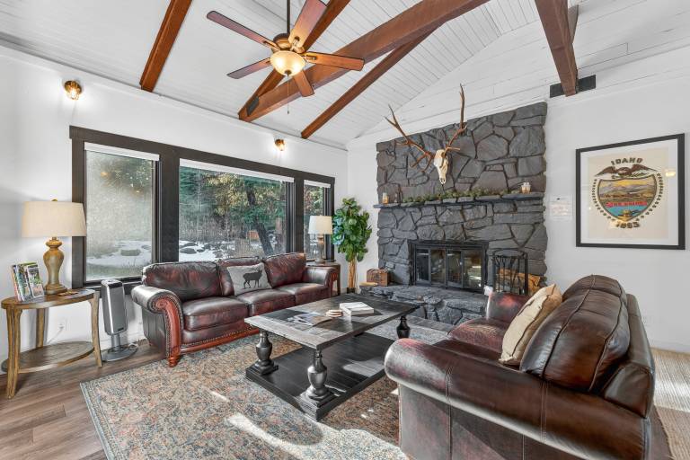 Child-friendly house with barbeque, sauna & patio | Mountain view | Pets allowed — photo 4