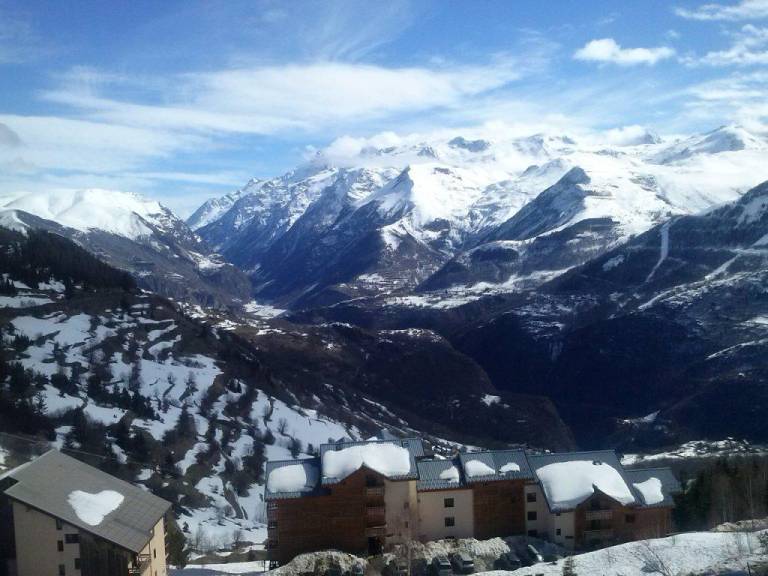 250m from resort center, 5th floor, view mountain, balcony, tv, ski locker, 80m², Auris en Oisans — photo 2