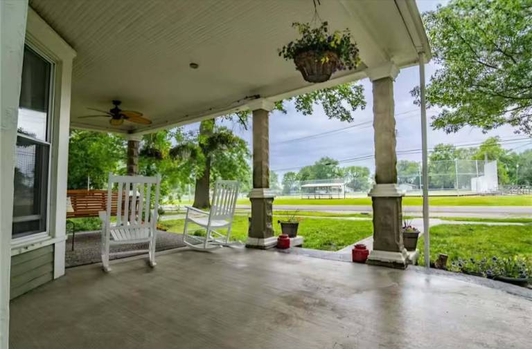 House  New York Township