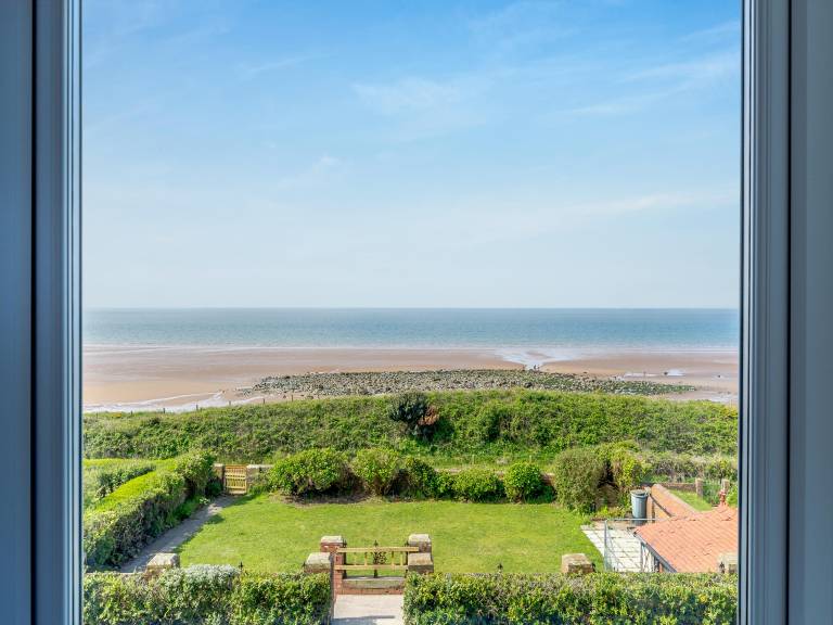 Child-friendly wonderful cottage with yard & jacuzzi | Sea view | Beach nearby | Pet-friendly — photo 2