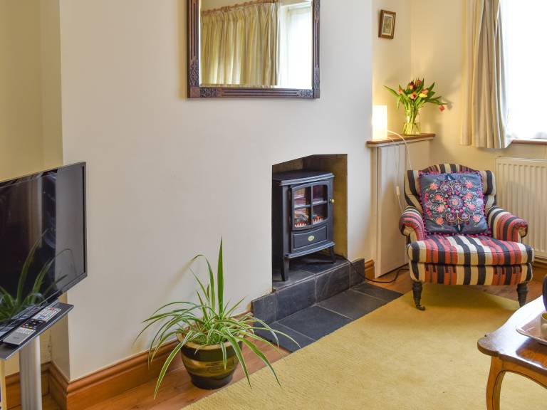Hollyhock Cottage — photo 3