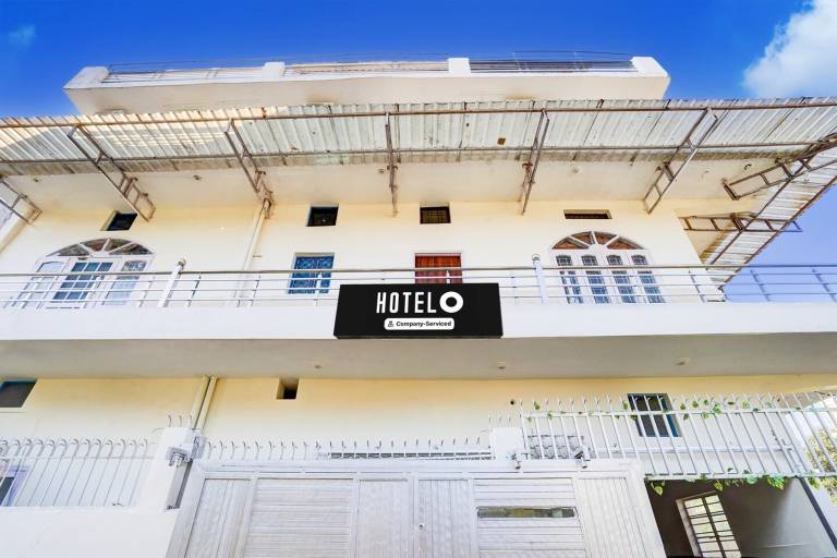 Super Hotel O Sudhowala Near Nanda ki Chowk