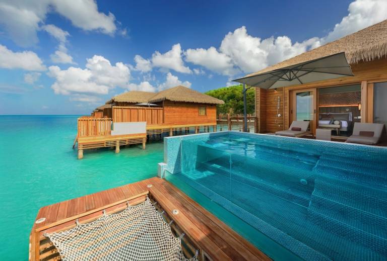 Resort  Dickenson Bay