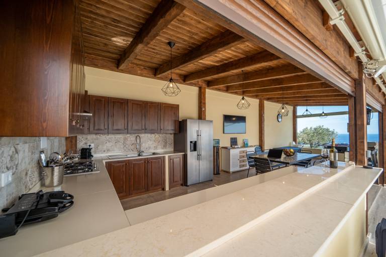 Child-friendly ample villa with hot tub, garden & BBQ | Sea view | Pet-friendly — photo 2