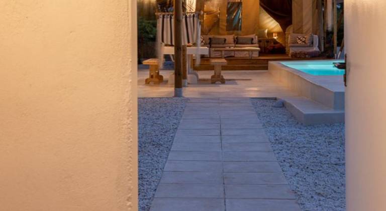 Lovely tent with pool | Pets are welcome — photo 5