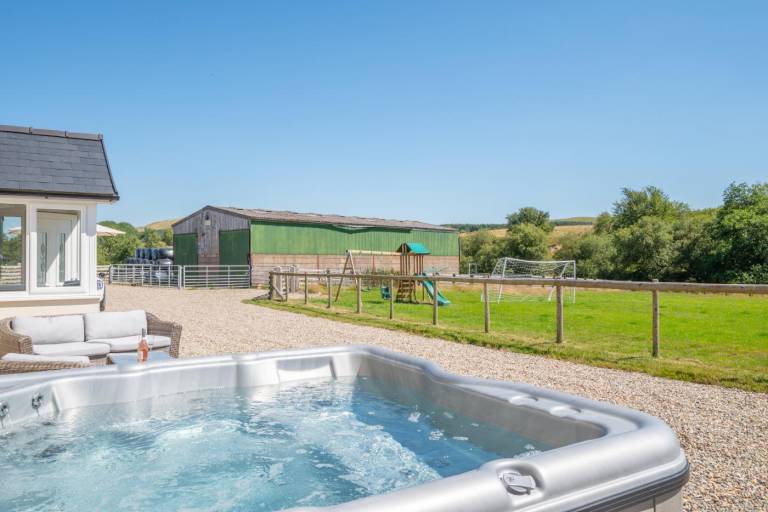 4 Bed in Welshpool oc wab267