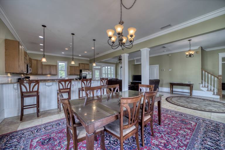 Purple Parrot - 200 Lenora Ct — photo 3