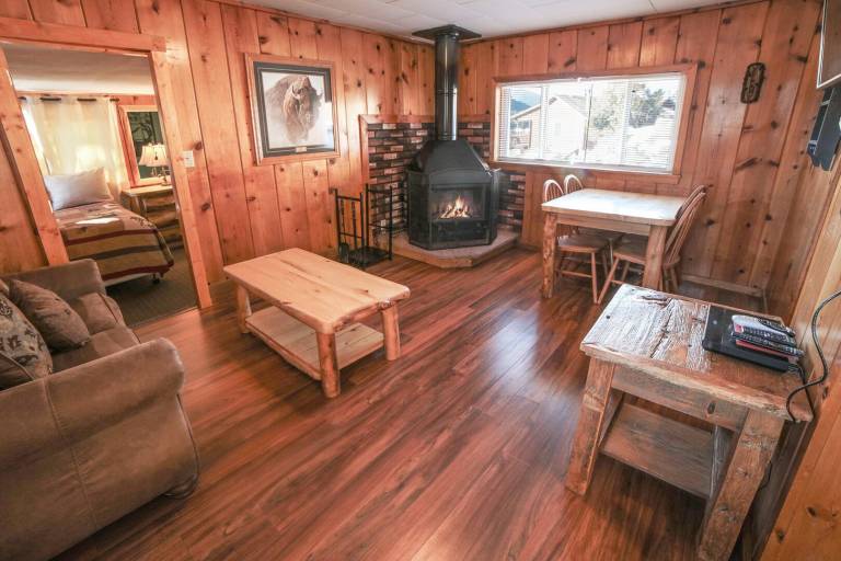 Lazy R Cottages: 6 — photo 4