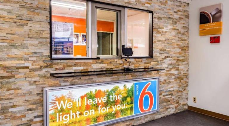 Motel 6 Elmsford, NY - White Plains — photo 4