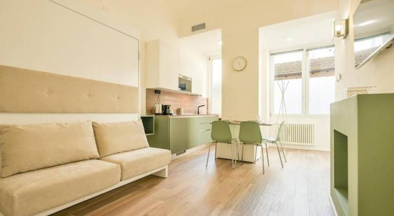 Apt 2 min from station and lake with WiFi and AC in Brunate