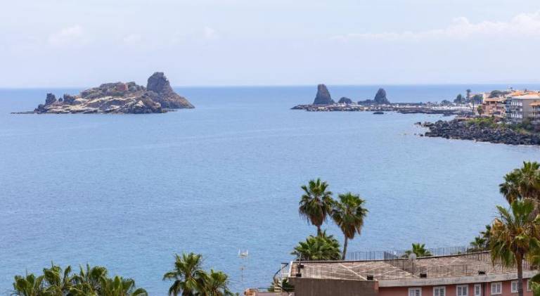 Apartment with 2 rooms for 4 persons in Aci Castello
