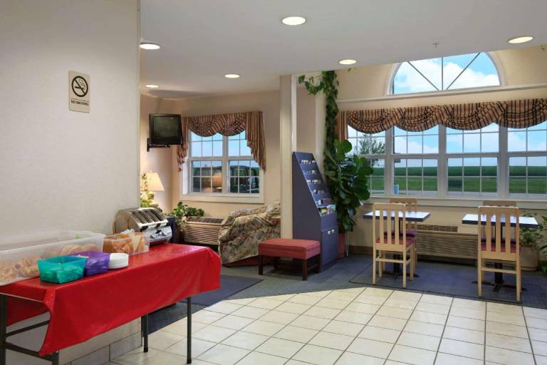 Microtel Inn by Wyndham Champaign — photo 3