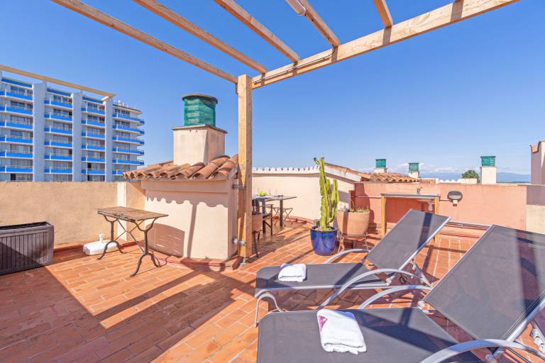 Fully equipped wonderful apartment with yard, pool & terrace | Beach nearby | Dogs allowed — photo 3