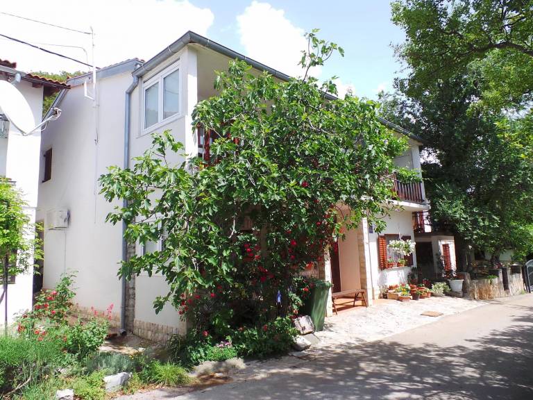 Studio with BBQ, yard & terrace | Beach nearby | Pet-friendly — photo 3