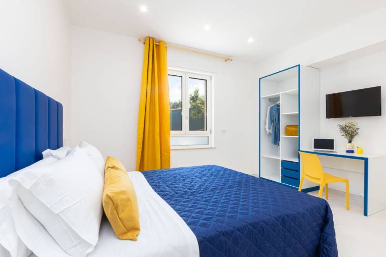 Rental apartment with fast internet & patio | Beach nearby | Suitable for remote work | Pets allowed in Sorrento