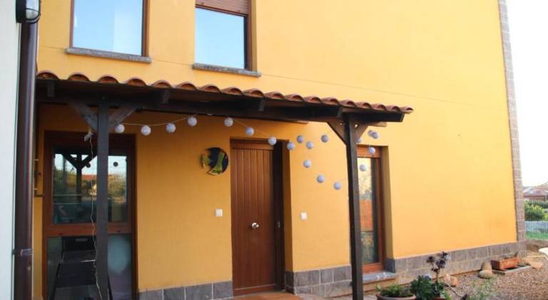 House with barbeque & terrace — photo 4