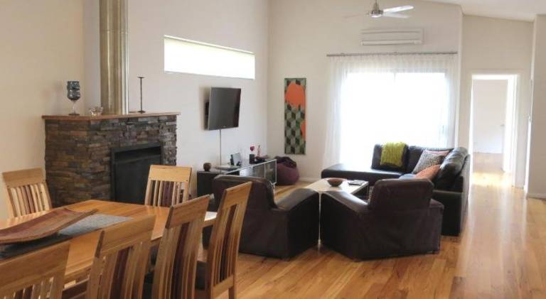House  Quindalup