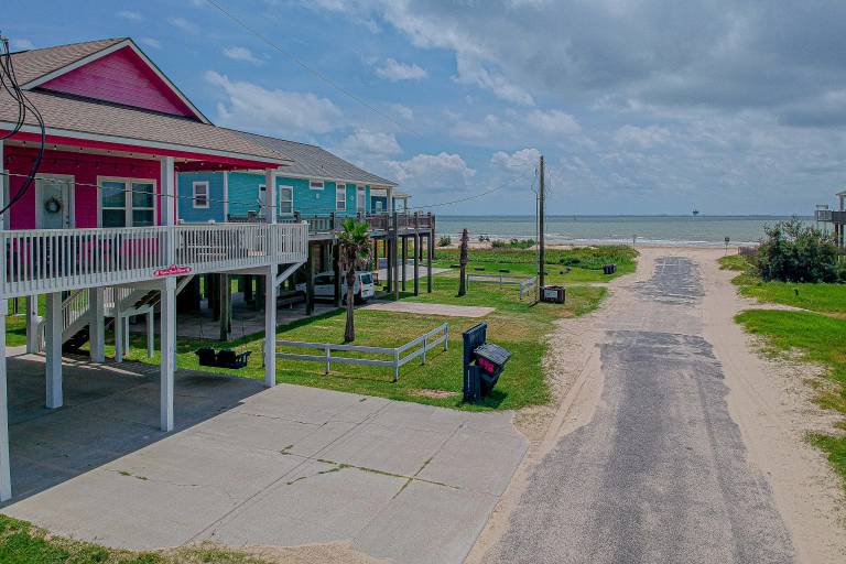 Families w/ Pets! Ocean-View Crystal Beach Retreat — photo 2