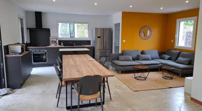 Villa with grill, garden & private pool | Perfect for remote work — photo 2