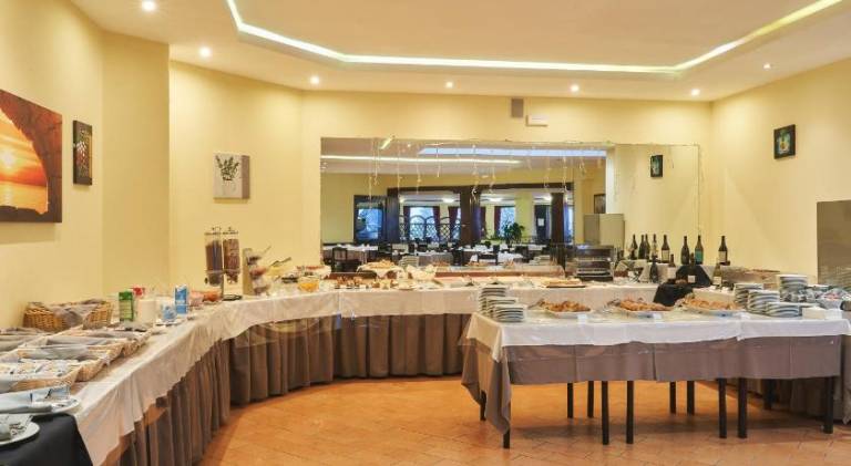 Hotel Dolomiti - Azzurro Club — photo 4