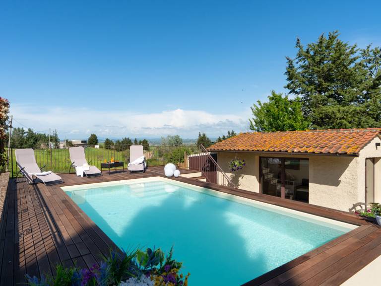 Family-friendly vacation home with BBQ, patio & yard | Nature view | Perfect for remote work | Pets are welcome — photo 5