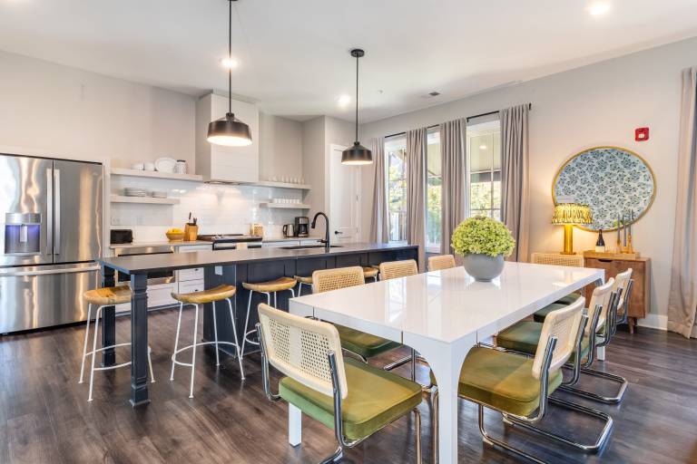 The Magnolia by AvantStay 3 Spaces Sleeps 36