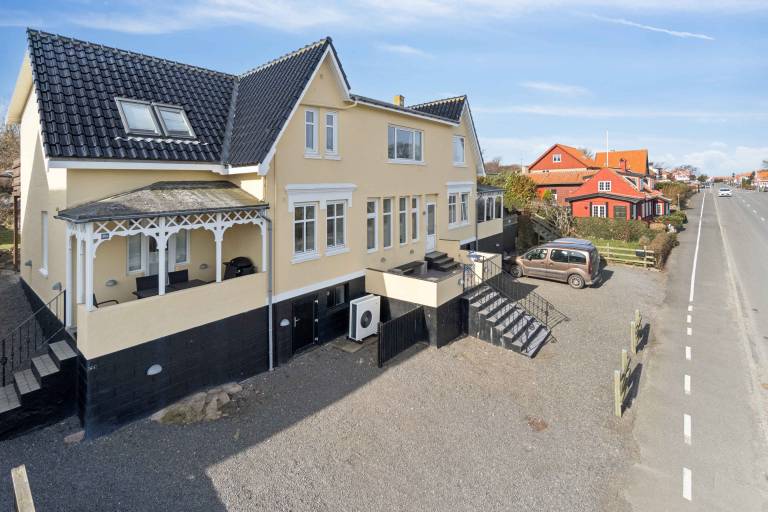 Holiday apartment with terrace & yard | Beach view in Allinge