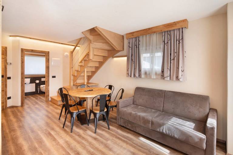 Rental apartment with fast internet & yard | Mountain view in Sondrio