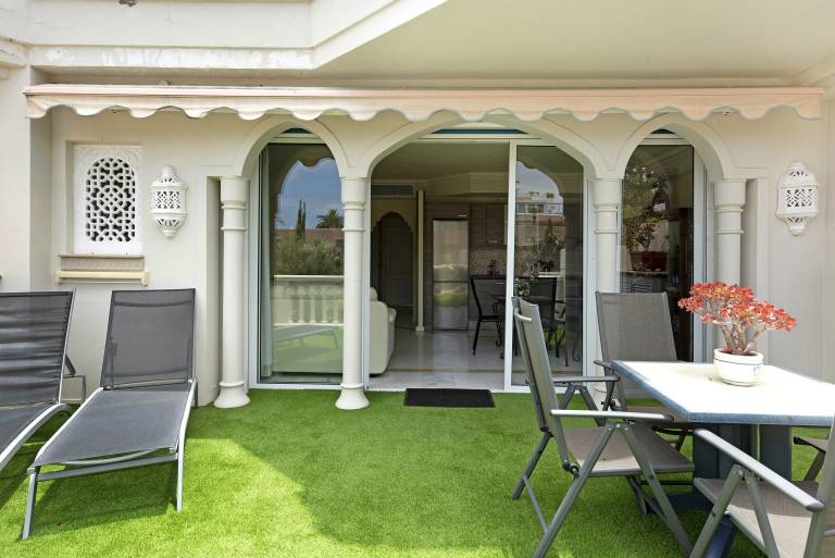 Apartamento Parque Lotos with Mountain View, Pool, Wi-Fi & Terrace — photo 4