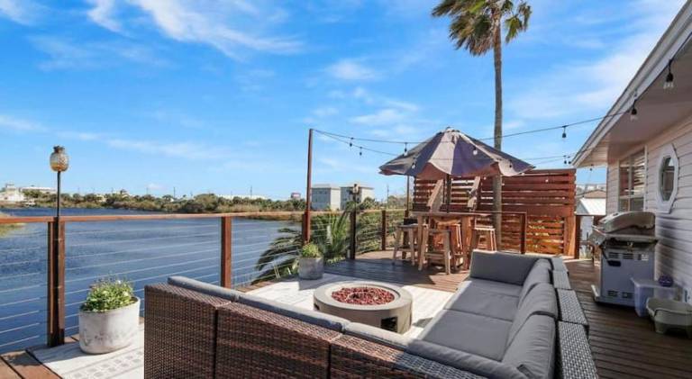 House with yard, terrace & barbecue | Suitable for remote work in Hollywood, FL