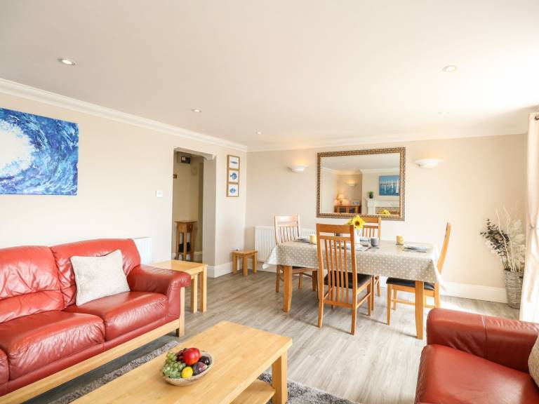 Cottage with garden | Beach view — photo 4