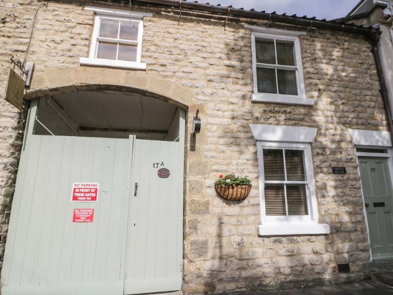Cottage Pickering