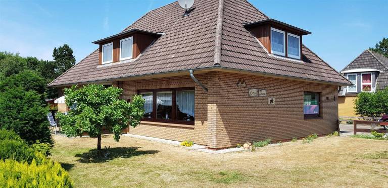 Holiday apartment with garden & BBQ in St. Peter-Ording