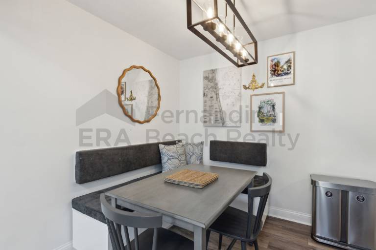 Condo with pool — photo 4