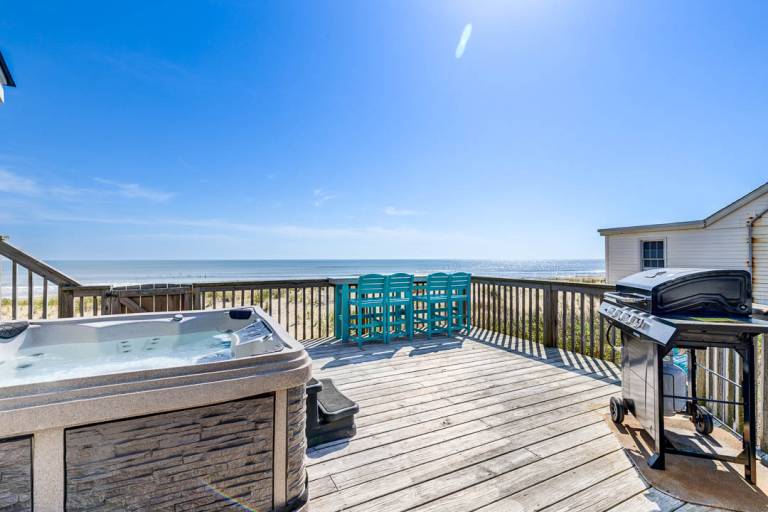 Happiness Oceanfront Hot Tub