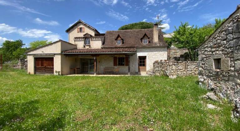 Vacation home with 1 room for 11 persons in Cahors