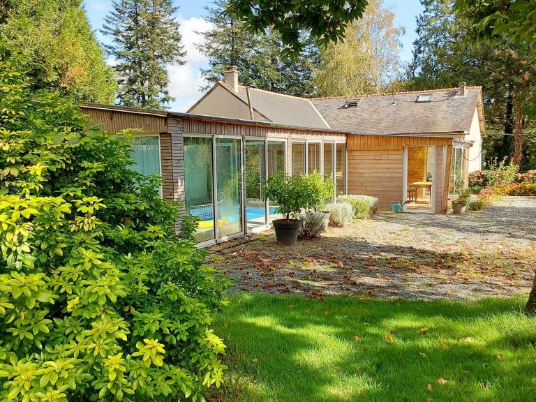 B&B with pool in Mayenne