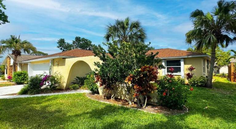 House with pool in Venice, FL