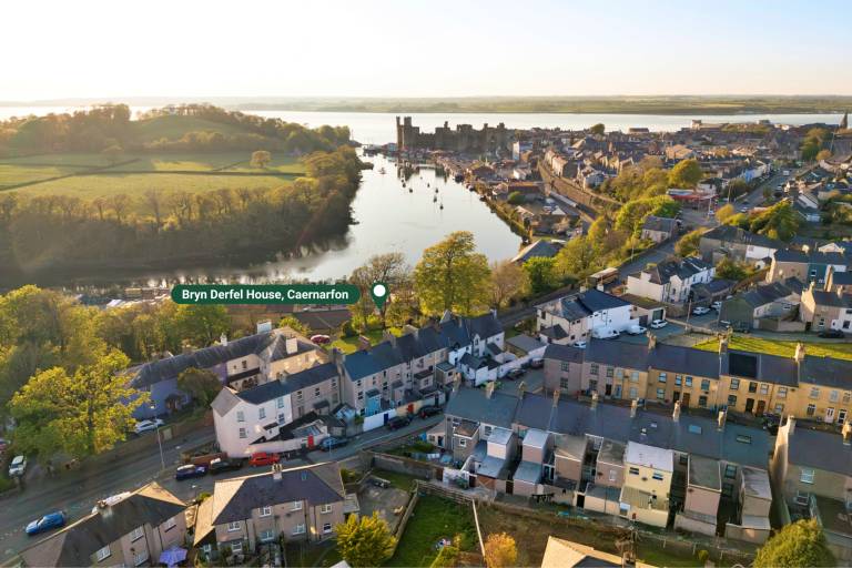 Fully equipped house with terrace | Beach view | Pet-friendly in Caernarfon
