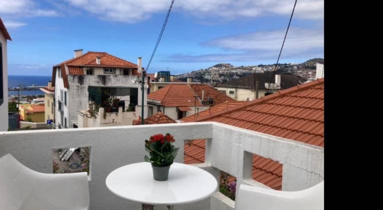 House | Next to Farmers Market in Funchal