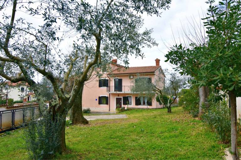 Fully equipped wonderful house with patio, grill & garden | Dogs allowed in Umag