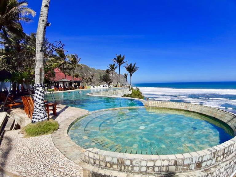 Queen of The South Resort