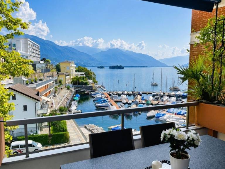 Ferienwohnung in Brissago TI für max. 4 Personen Ferienwohnung in Brissago TI für max. 4 Personen