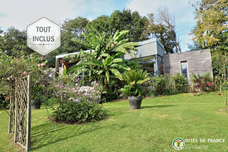 Charming gite with patio, yard & grill | Pet-friendly in Pontivy