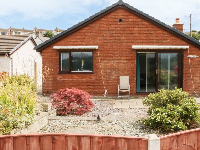 Children-friendly cottage with yard | Pets allowed — photo 2