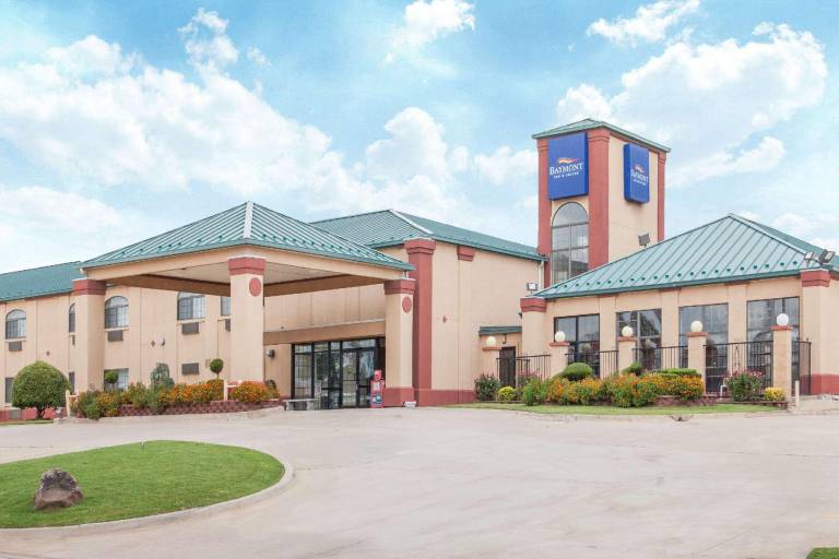 Quality Inn & Suites Oklahoma City North in Oklahoma City, OK