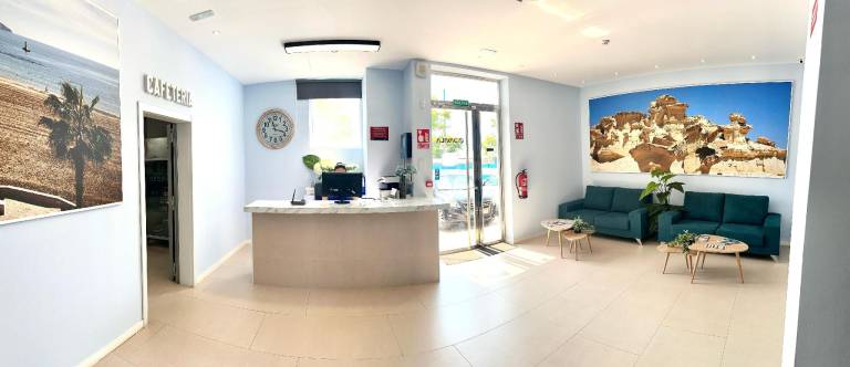 Serviced apartment with patio — photo 4