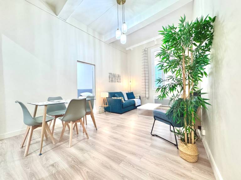 Apartment | Close to Castle Hill — photo 2