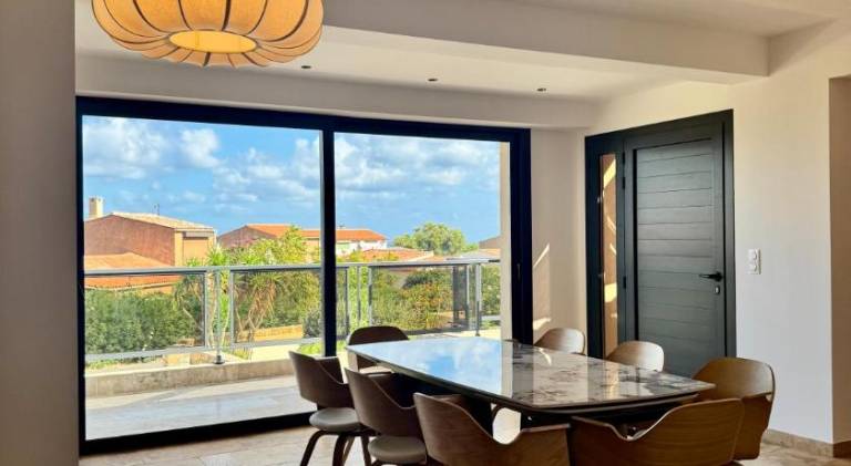 Beautiful serviced apartment with garden, pool & patio | Pet-friendly — photo 4