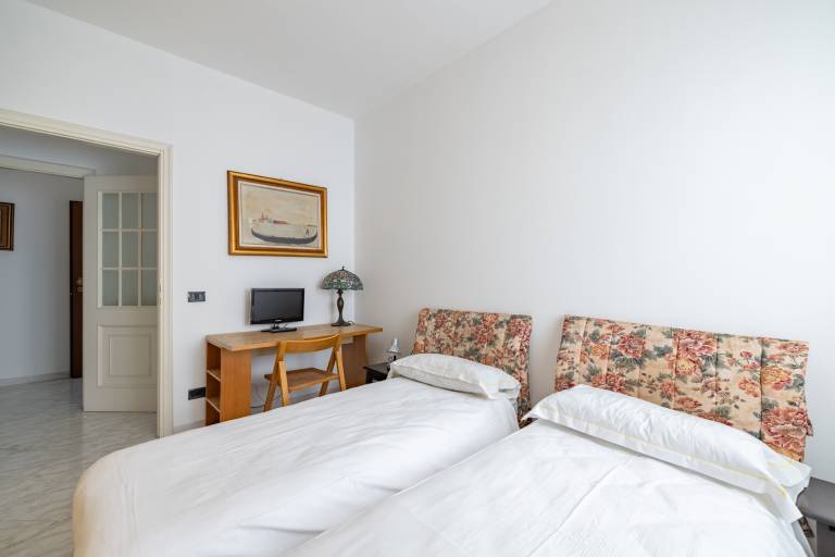Apartment with 2 rooms for 4 persons — photo 3